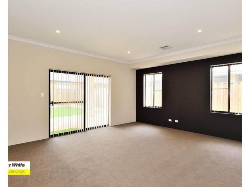 26 Jennapullin Crescent, Ellenbrook WA 6069