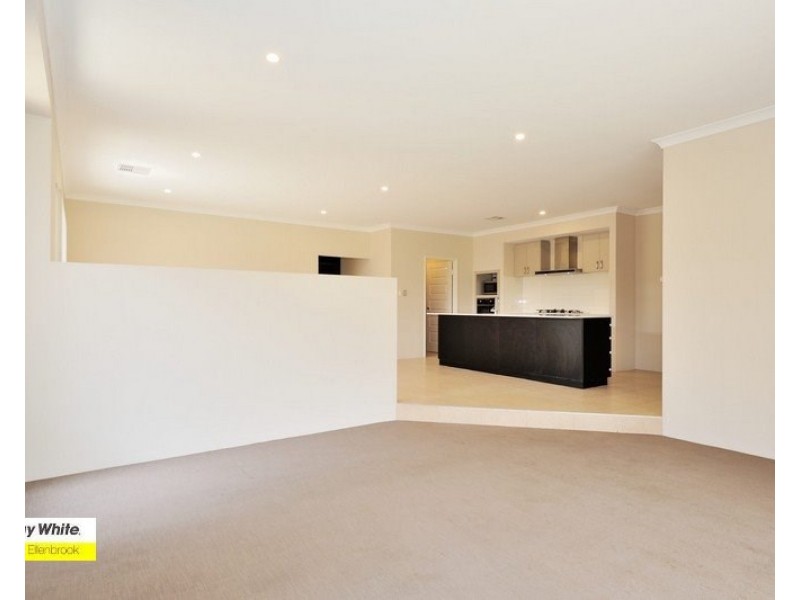 26 Jennapullin Crescent, Ellenbrook WA 6069