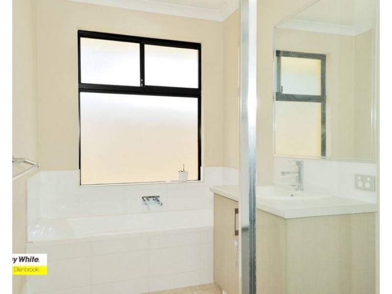 26 Jennapullin Crescent, Ellenbrook WA 6069