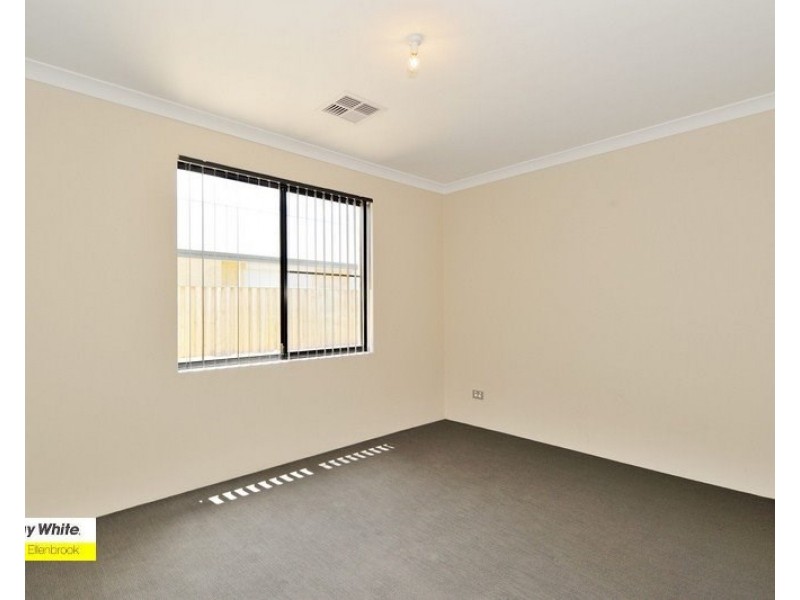26 Jennapullin Crescent, Ellenbrook WA 6069