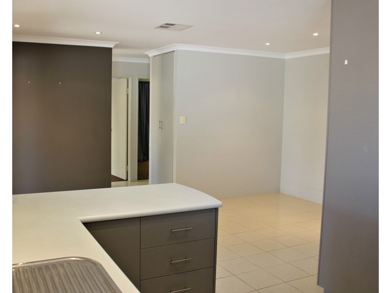 84 Hamelin Drive, Ballajura WA 6066