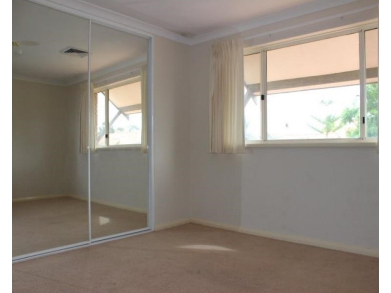 49 Lakefront Circle, The Vines WA 6069