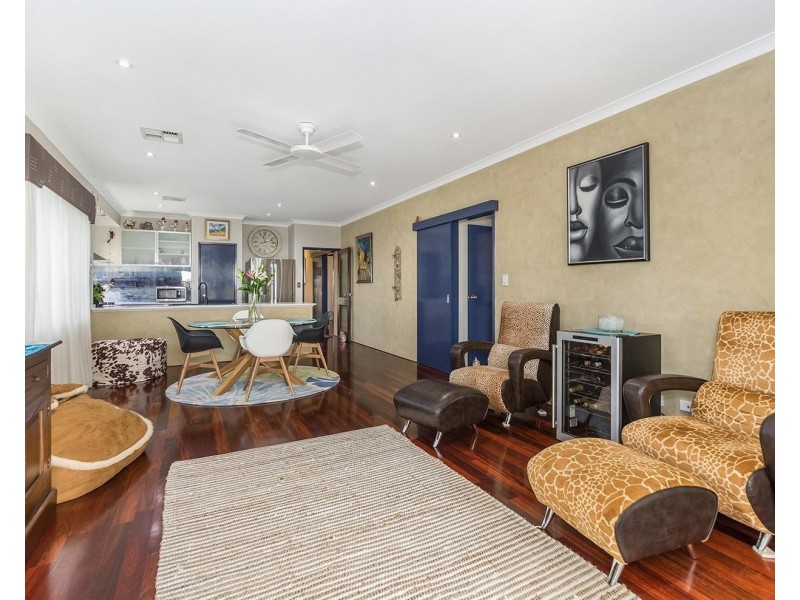 25 Boxgrove Loop, Ellenbrook WA 6069