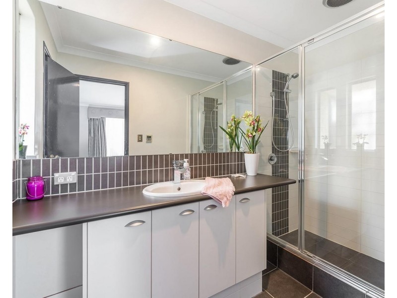 25 Boxgrove Loop, Ellenbrook WA 6069