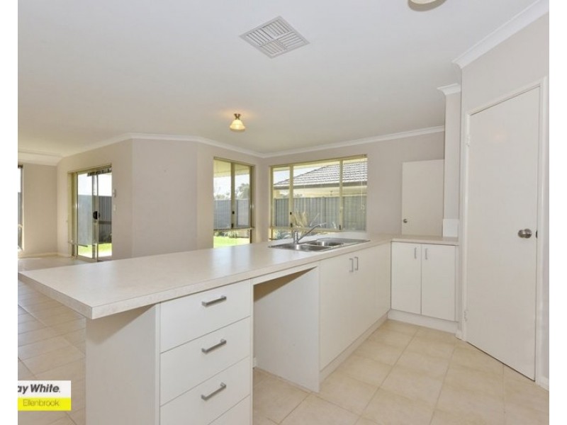 3 Yarwood Nook, Aveley WA 6069