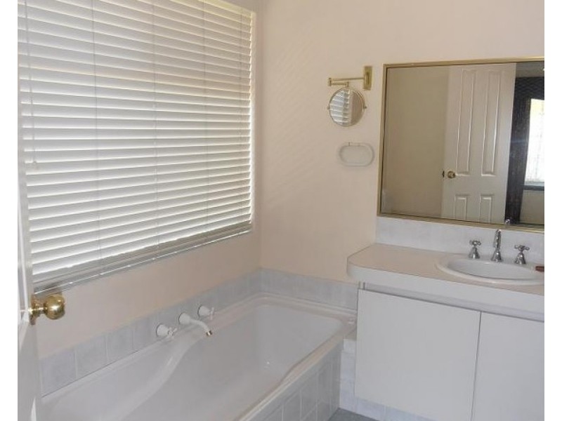 29 Midsummer Circle, Ellenbrook WA 6069