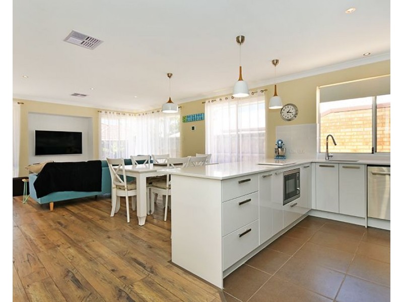 17 Brontie Avenue, Ellenbrook WA 6069