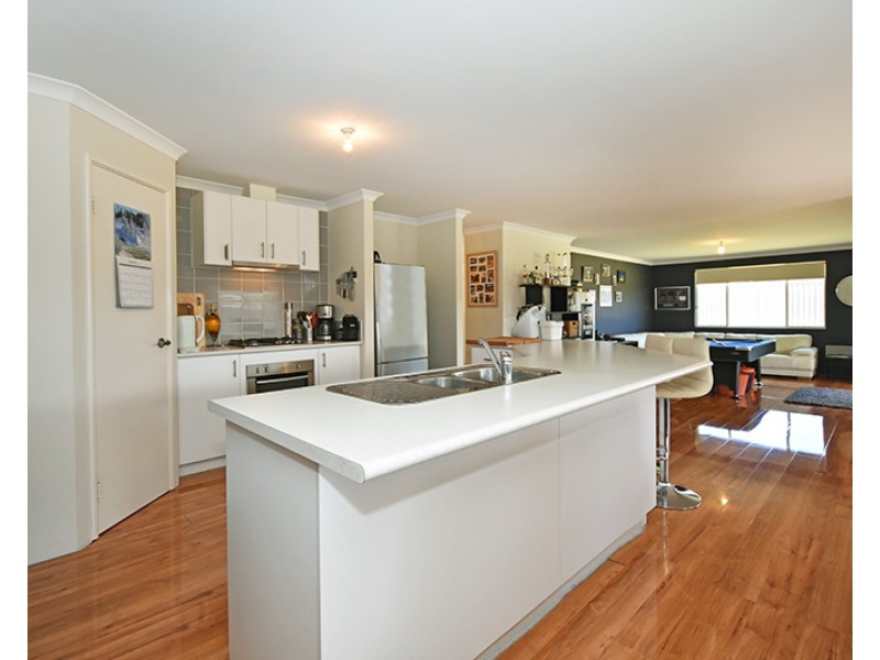 77 Farmener Parkway, Ellenbrook WA 6069