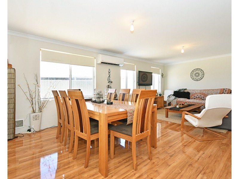 77 Farmener Parkway, Ellenbrook WA 6069