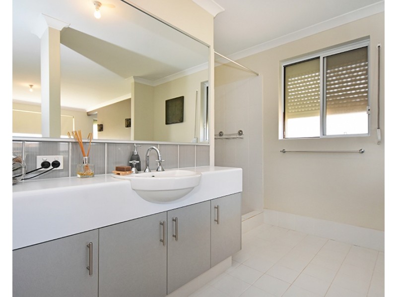 77 Farmener Parkway, Ellenbrook WA 6069