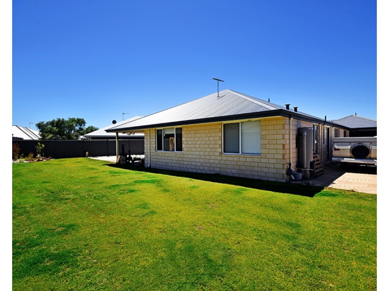 77 Farmener Parkway, Ellenbrook WA 6069