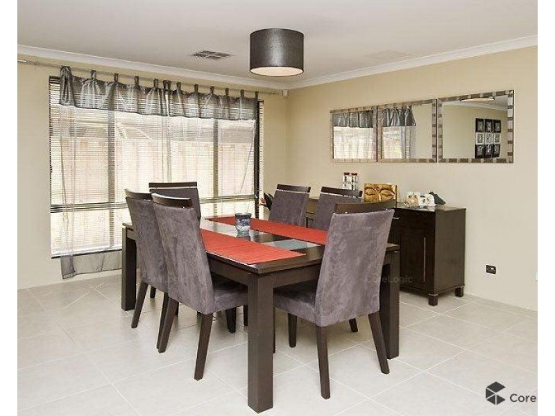 10 Heathland Terrace, Ellenbrook WA 6069