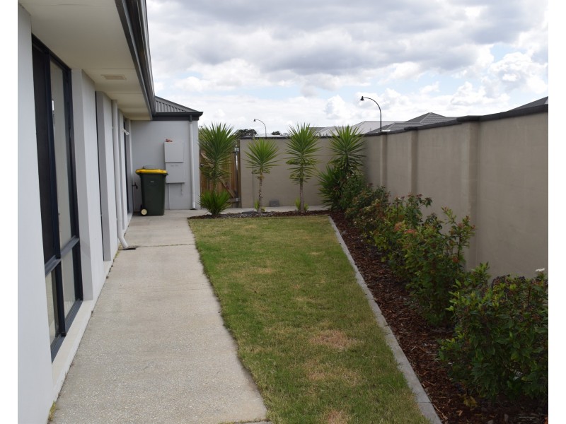7 Gippsland Way, Ellenbrook WA 6069