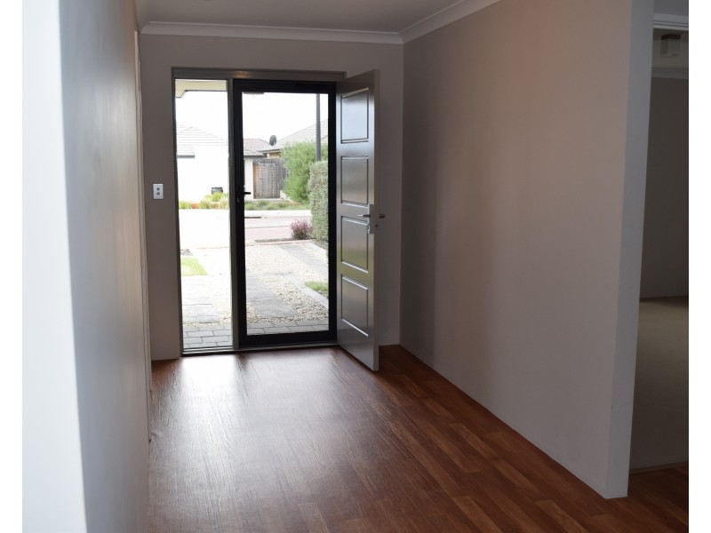 7 Gippsland Way, Ellenbrook WA 6069