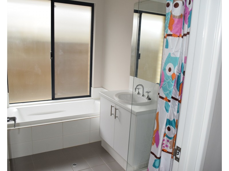 7 Gippsland Way, Ellenbrook WA 6069