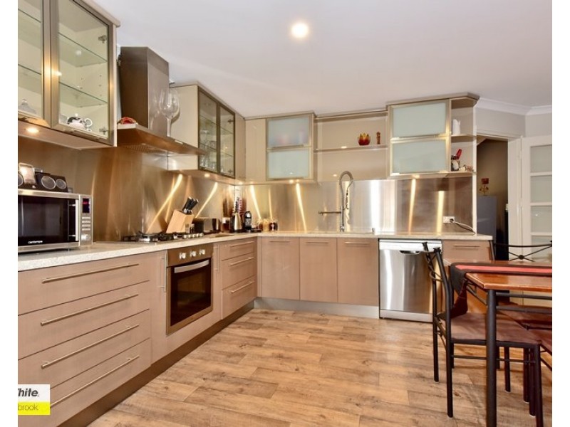 15 Beaufortia Crescent, Ellenbrook WA 6069