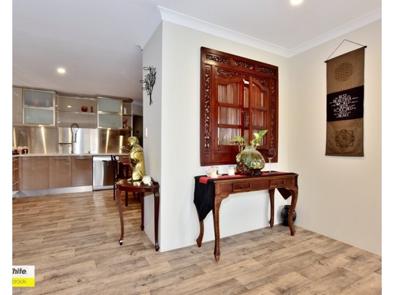 15 Beaufortia Crescent, Ellenbrook WA 6069