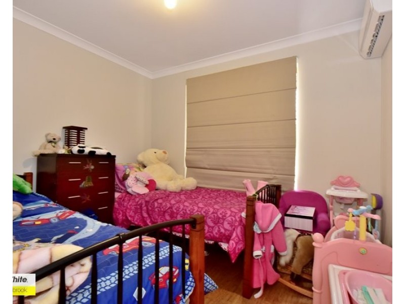 15 Beaufortia Crescent, Ellenbrook WA 6069