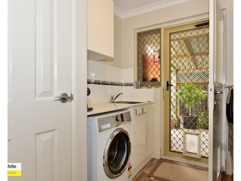 15 Beaufortia Crescent, Ellenbrook WA 6069