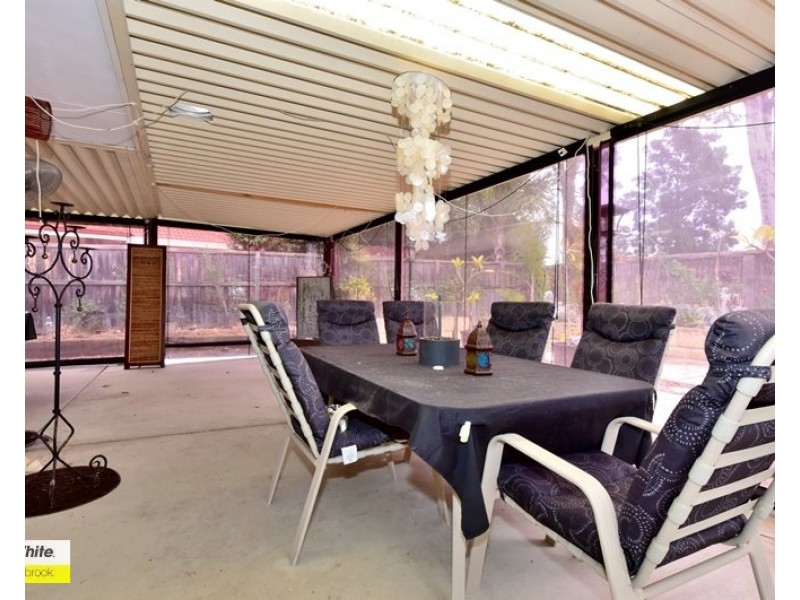 15 Beaufortia Crescent, Ellenbrook WA 6069