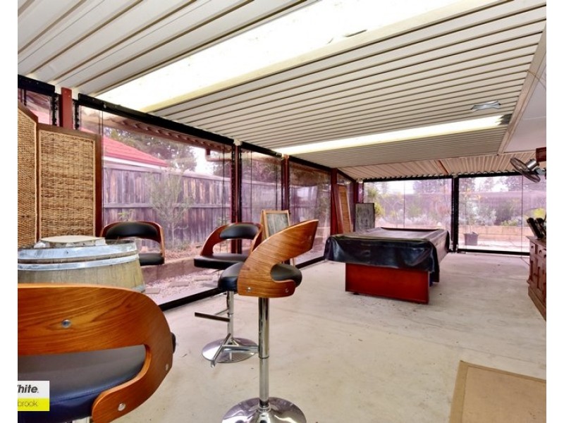 15 Beaufortia Crescent, Ellenbrook WA 6069