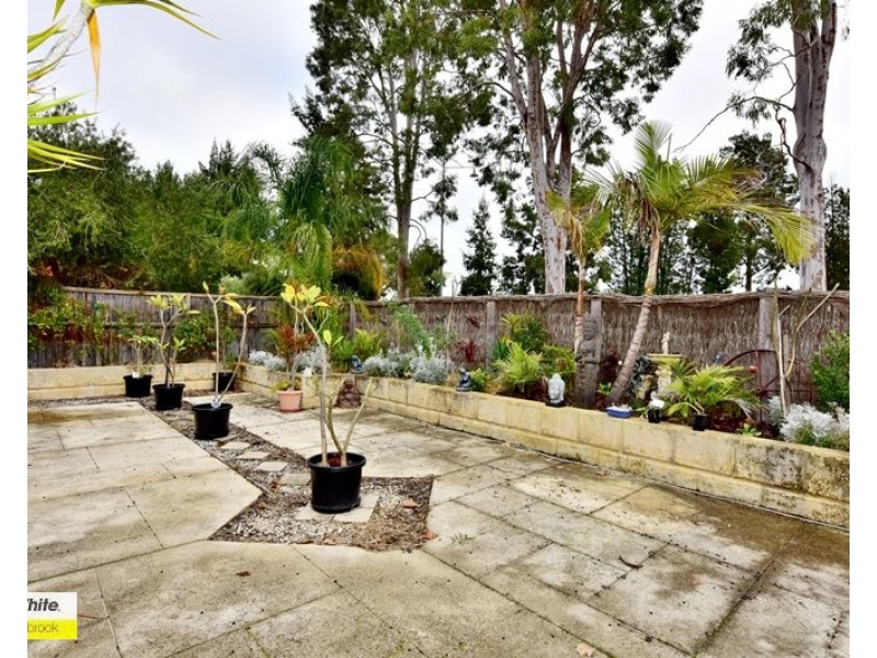 15 Beaufortia Crescent, Ellenbrook WA 6069