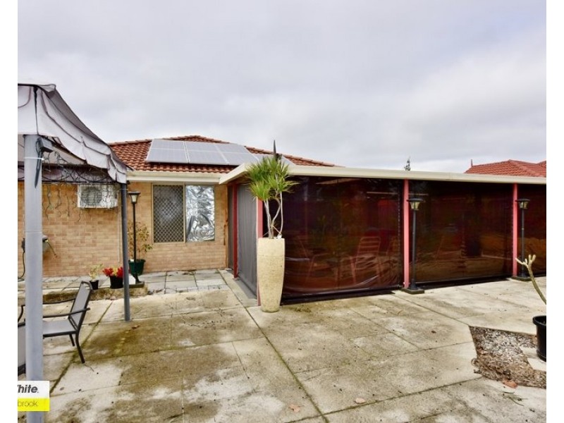 15 Beaufortia Crescent, Ellenbrook WA 6069