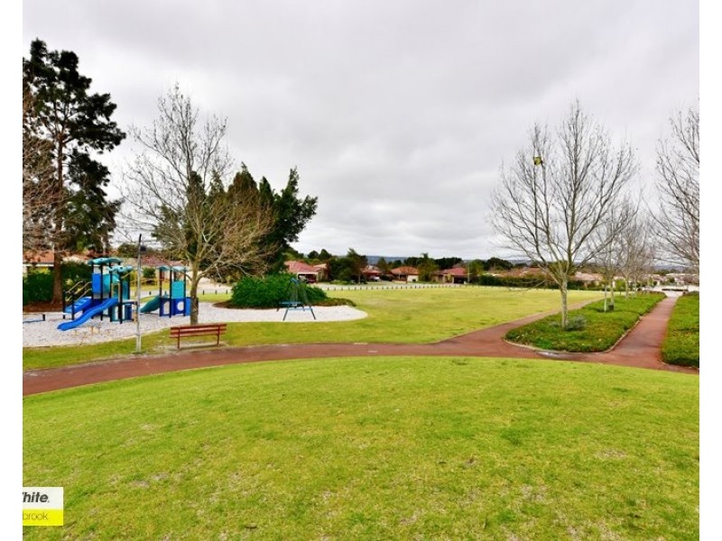 15 Beaufortia Crescent, Ellenbrook WA 6069