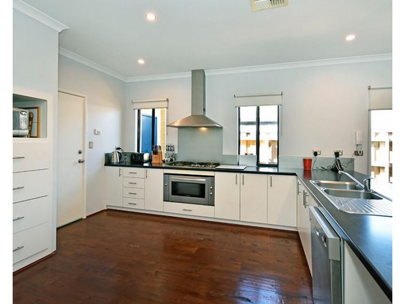 77 lomas Circle, Ellenbrook WA 6069