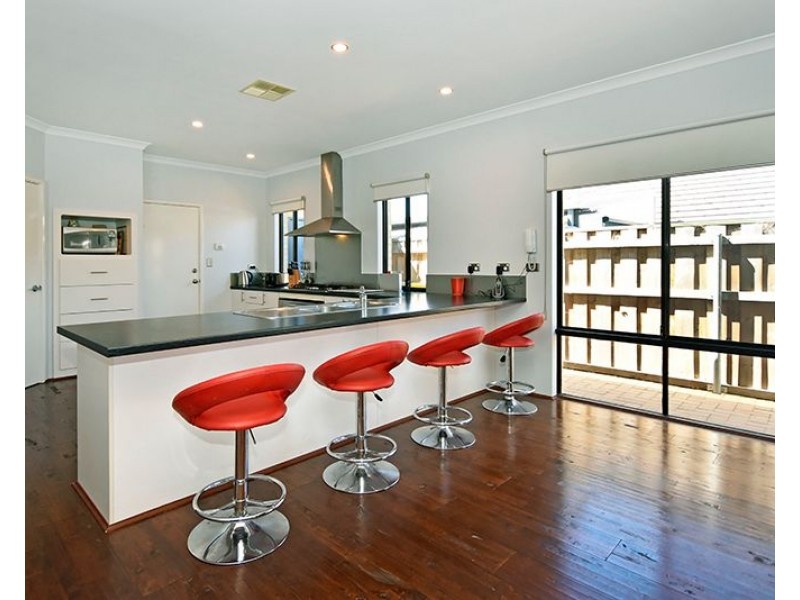 77 lomas Circle, Ellenbrook WA 6069