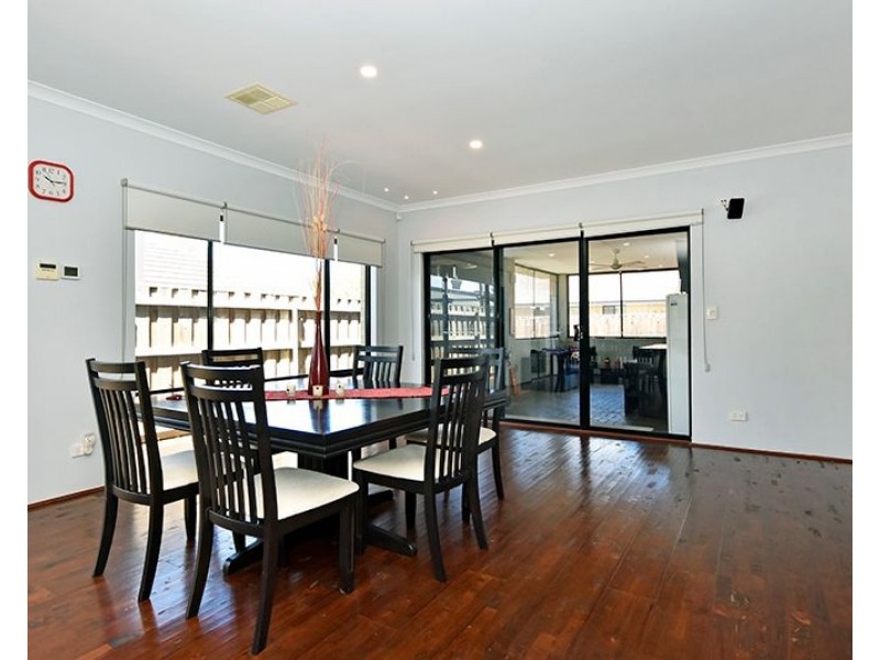 77 lomas Circle, Ellenbrook WA 6069