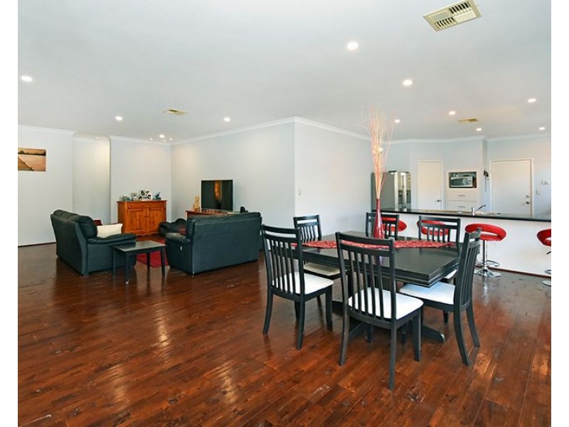 77 lomas Circle, Ellenbrook WA 6069