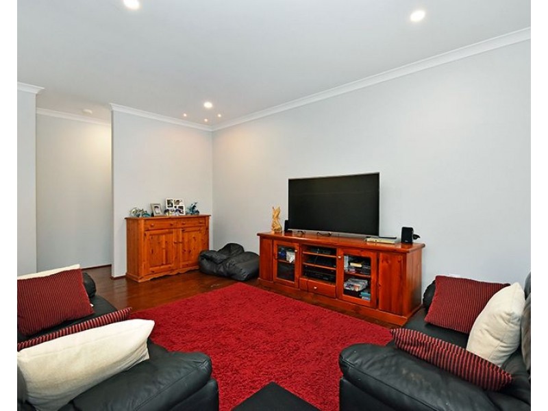 77 lomas Circle, Ellenbrook WA 6069