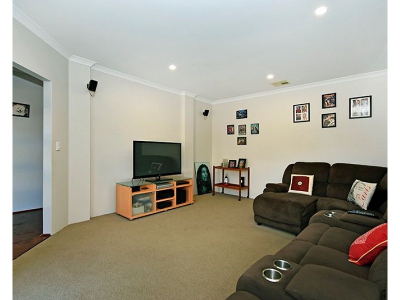 77 lomas Circle, Ellenbrook WA 6069