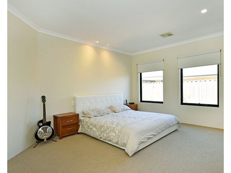 77 lomas Circle, Ellenbrook WA 6069