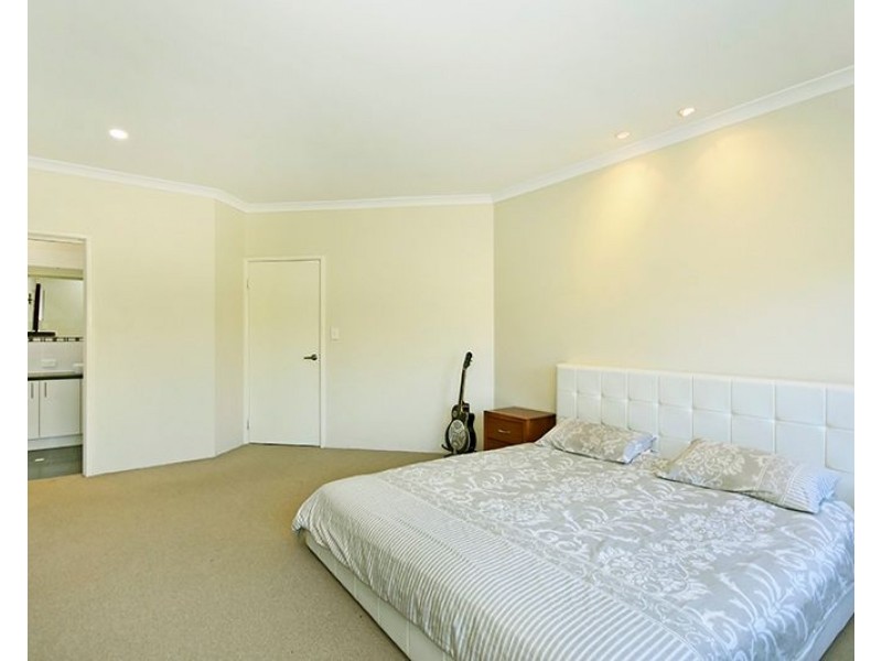 77 lomas Circle, Ellenbrook WA 6069