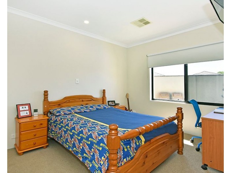 77 lomas Circle, Ellenbrook WA 6069