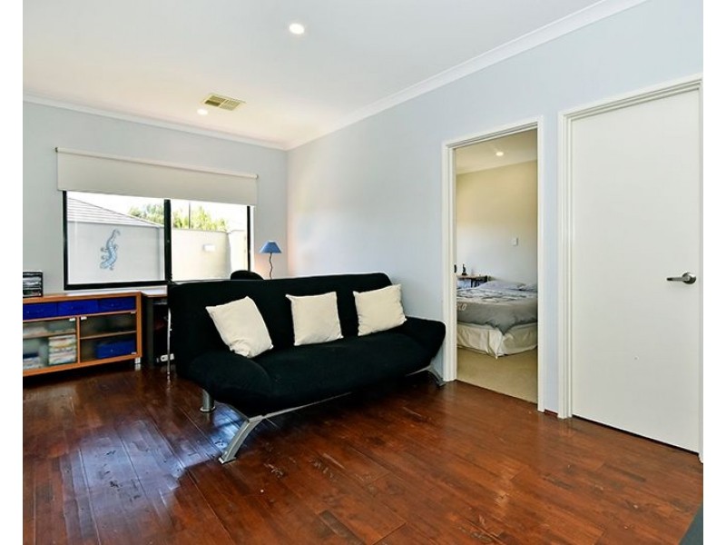 77 lomas Circle, Ellenbrook WA 6069