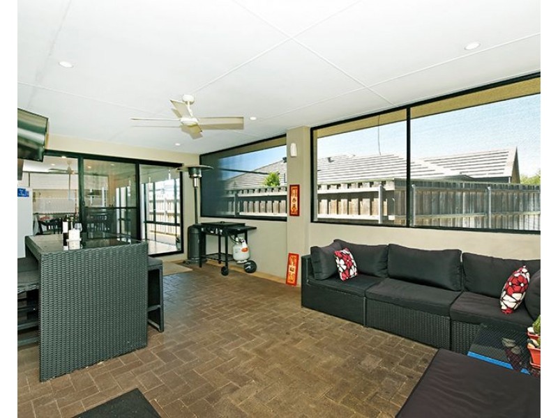 77 lomas Circle, Ellenbrook WA 6069