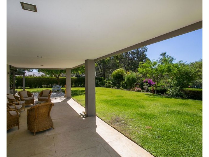 130 Roxburghe Drive, The Vines WA 6069