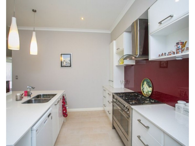 130 Roxburghe Drive, The Vines WA 6069