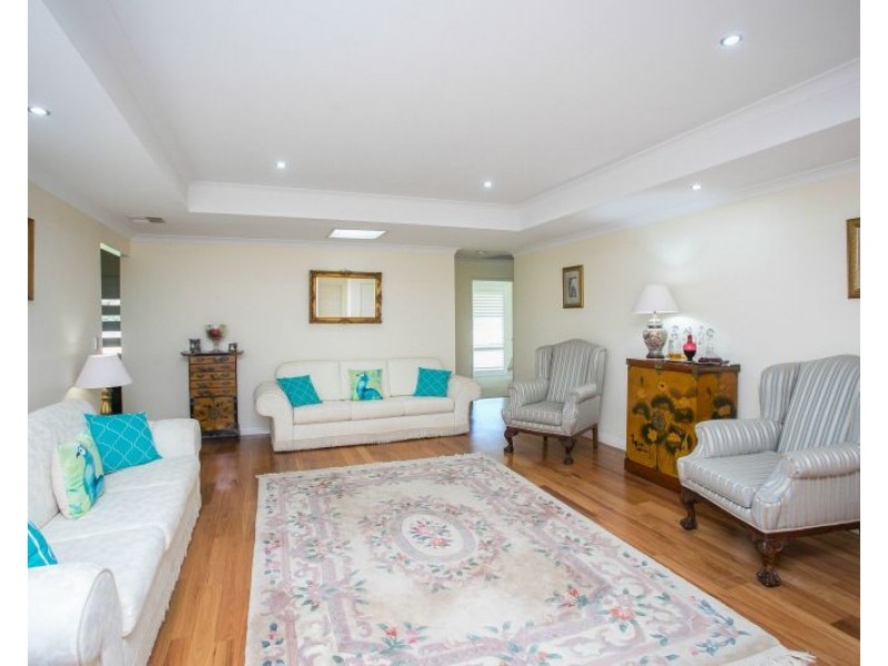 130 Roxburghe Drive, The Vines WA 6069