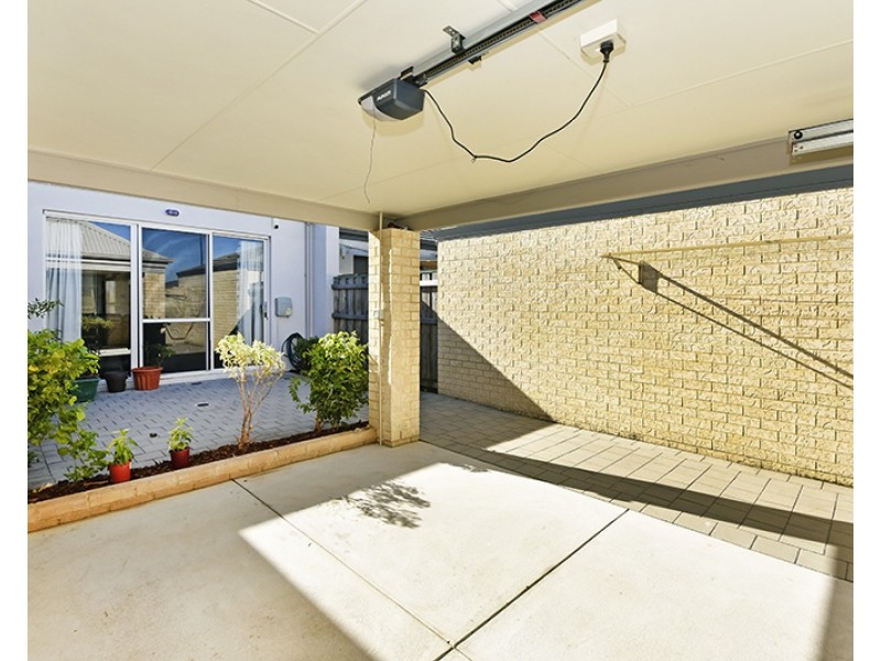 10 Minnie Lane, Ellenbrook WA 6069