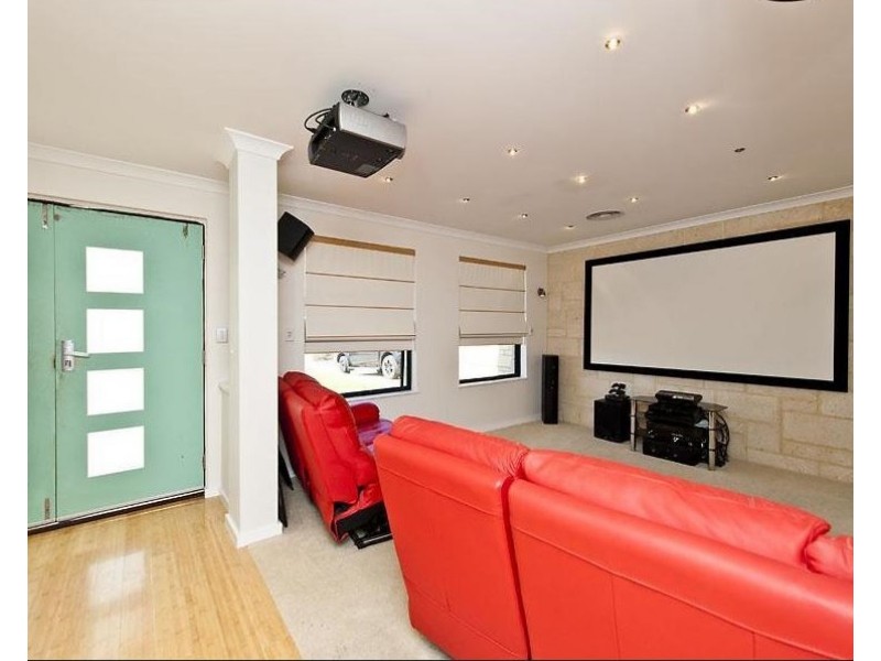 2 Granesse Drive, Ellenbrook WA 6069