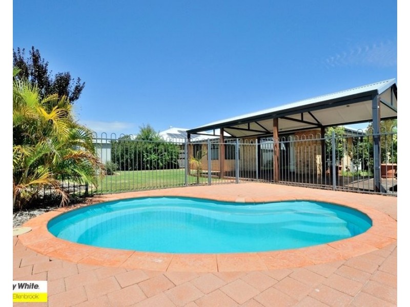 17 Abercrombie Terrace, Ellenbrook WA 6069