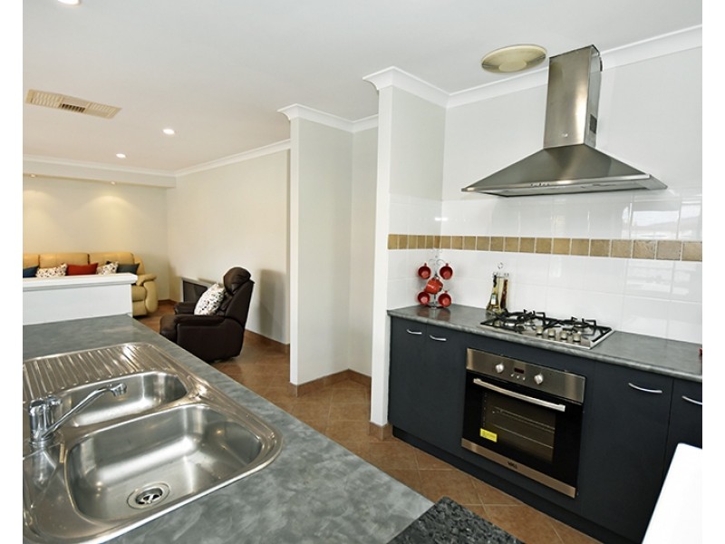 54 Sandown Circle, Henley Brook WA 6055