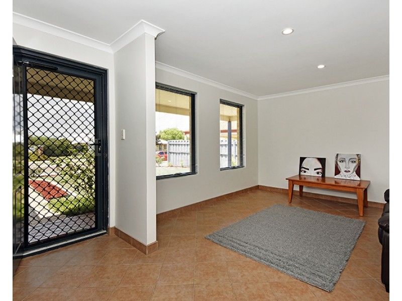 54 Sandown Circle, Henley Brook WA 6055