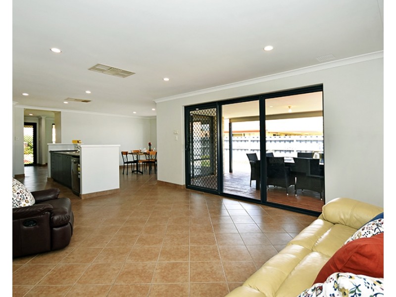 54 Sandown Circle, Henley Brook WA 6055