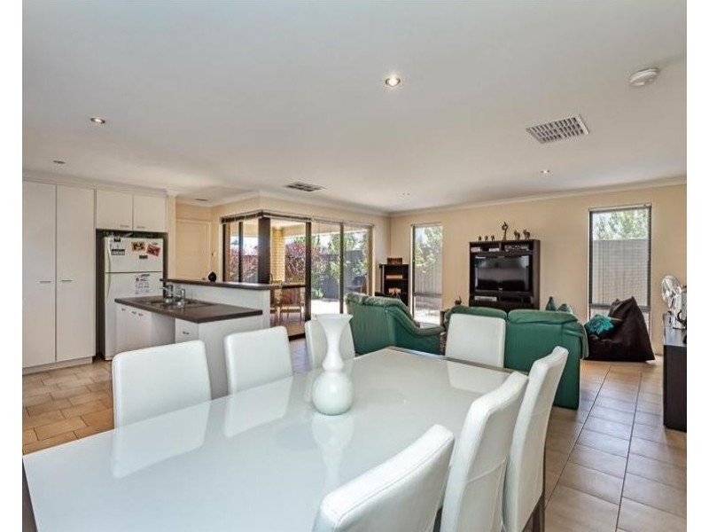 59 Neary Boulevard, Aveley WA 6069