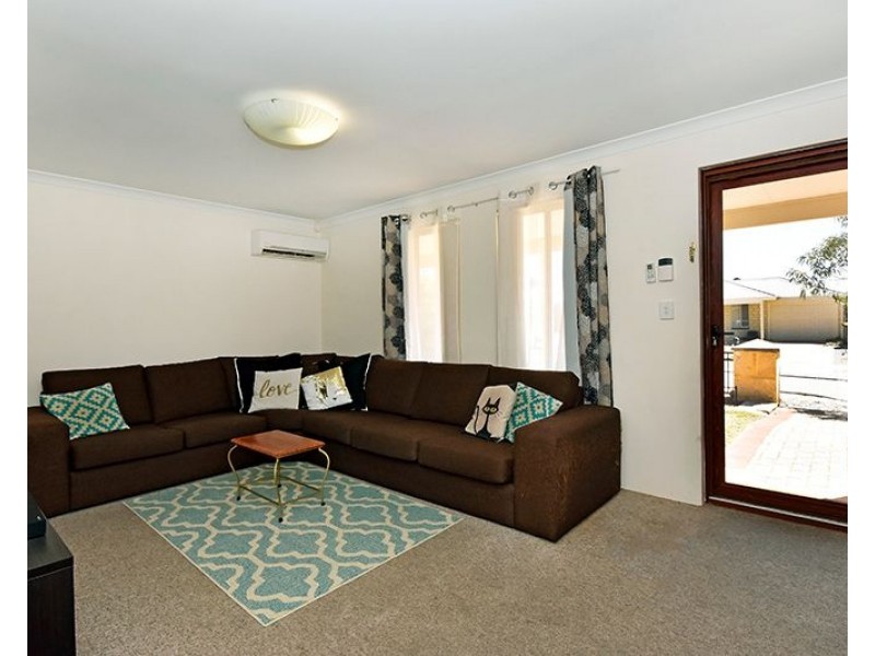 10 Longton Way, Ellenbrook WA 6069